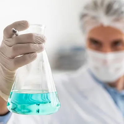 Lavoratore rischio chimico