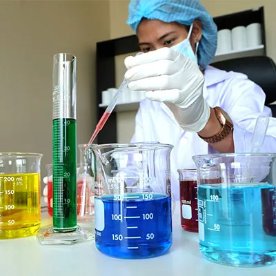 lavoratore addetto rischio chimico