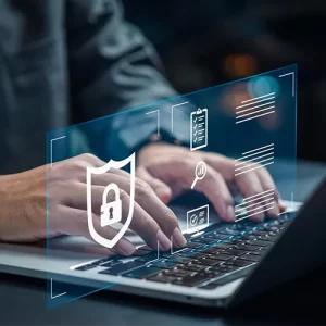 Lavoratore informatico che digita alla tastiera